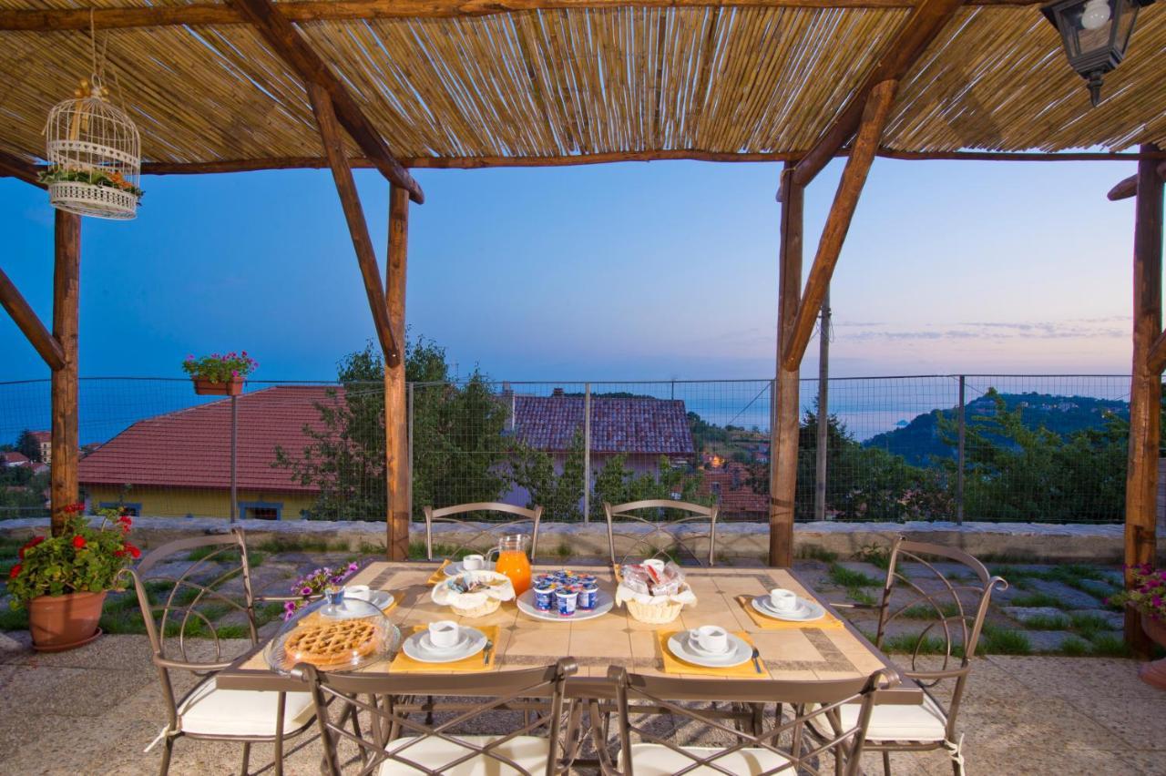 Bed and Breakfast Il Casale Del Generale Аджерола Екстер'єр фото
