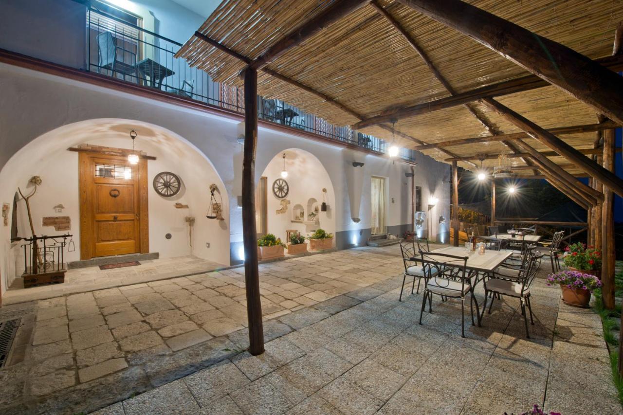 Bed and Breakfast Il Casale Del Generale Аджерола Екстер'єр фото
